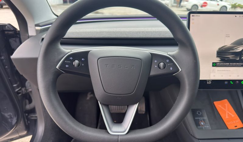 
								Tesla MODEL 3 full									