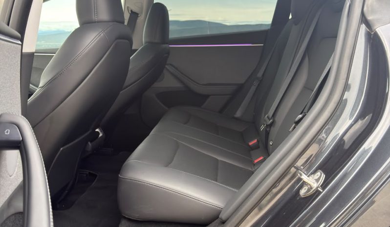 
								Tesla MODEL 3 full									