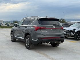 Hyundai Santa