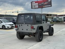 
										1994 Jeep Wrangler full									
