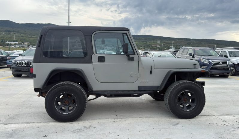 
								1994 Jeep Wrangler full									