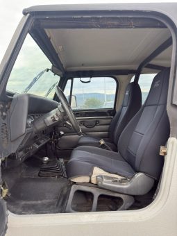
										1994 Jeep Wrangler full									