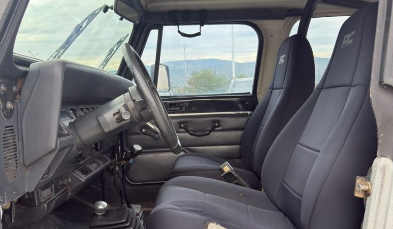 
								1994 Jeep Wrangler full									
