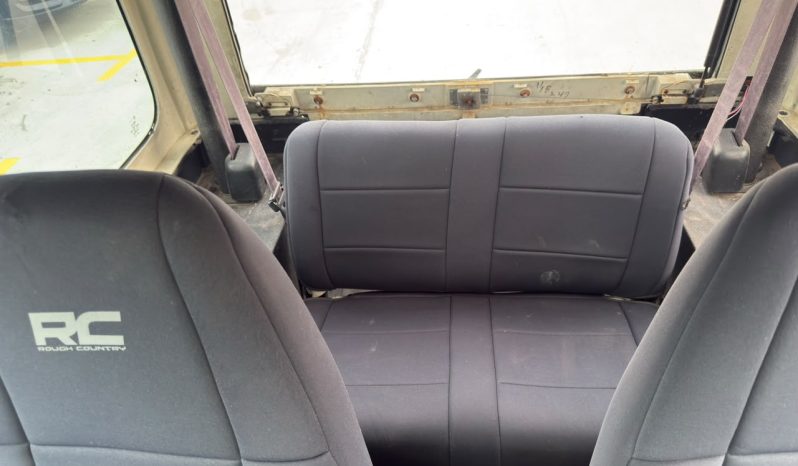 
								1994 Jeep Wrangler full									