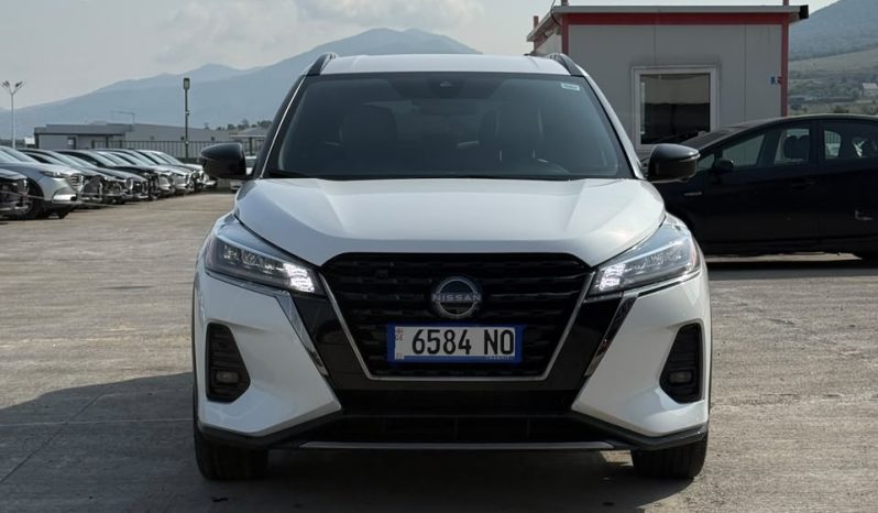 
								2024 Nissan Kicks SR full									