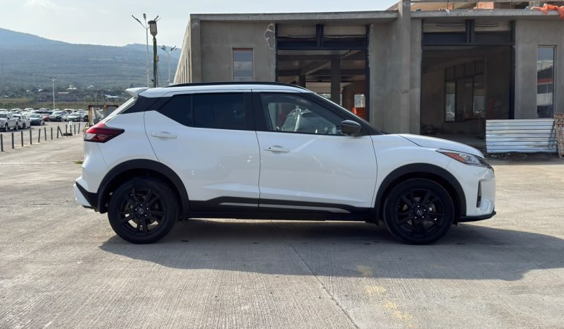 
								2024 Nissan Kicks SR full									