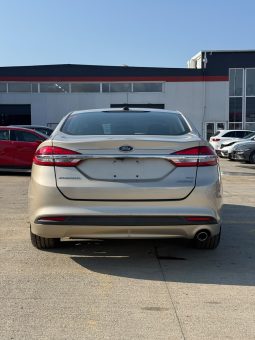 
										2017 Ford Fusion Hybrid SE full									