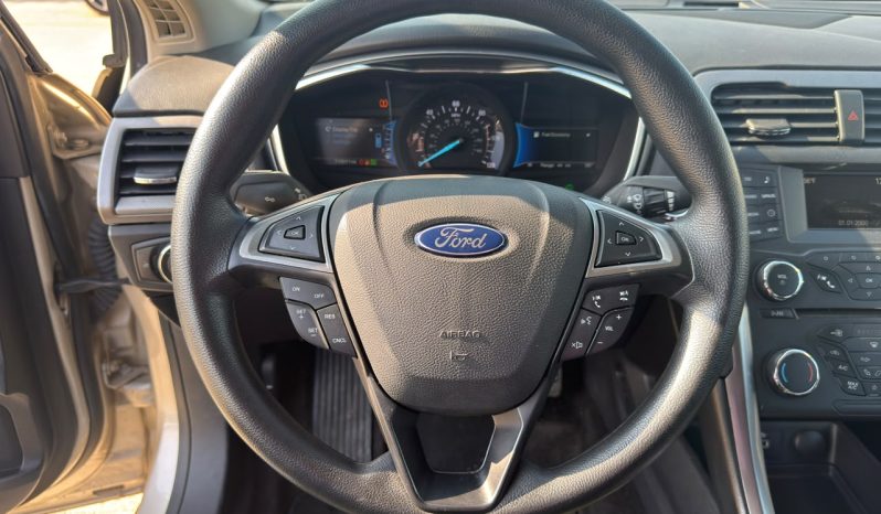 
								2017 Ford Fusion Hybrid SE full									