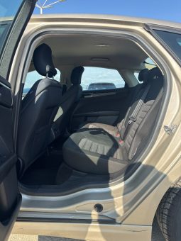 
										2017 Ford Fusion Hybrid SE full									