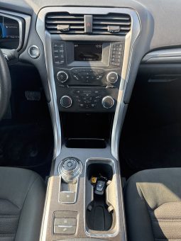 
										2017 Ford Fusion Hybrid SE full									