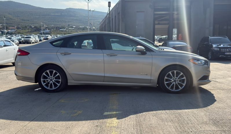 
								2017 Ford Fusion Hybrid SE full									
