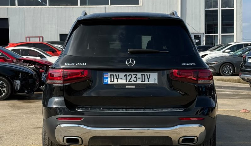 
								2021 Mercedes-Benz GLB 250 full									