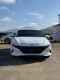 
										2023 Hyundai Elantra SEL full									