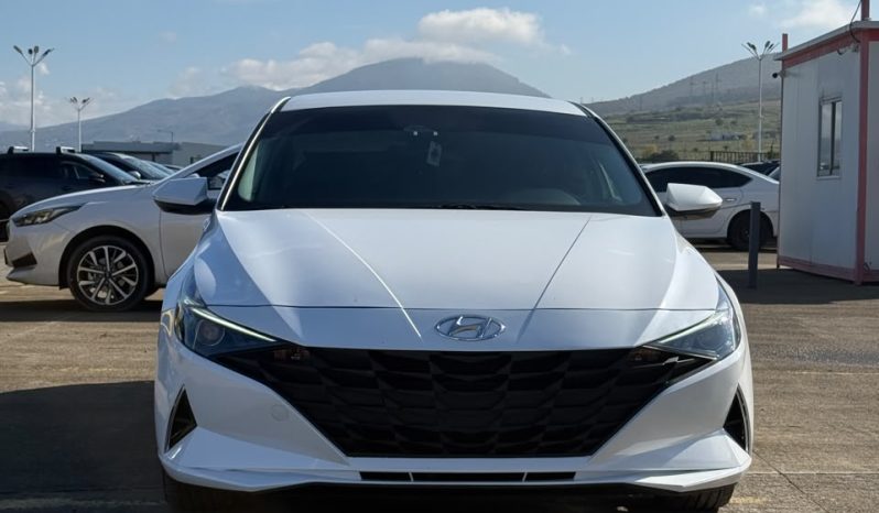 
								2023 Hyundai Elantra SEL full									