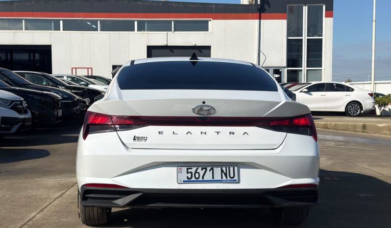 
								2023 Hyundai Elantra SEL full									