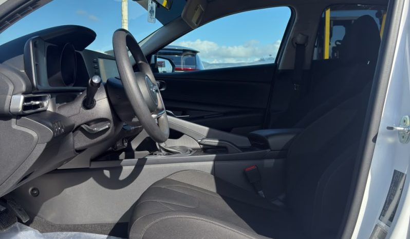 
								2023 Hyundai Elantra SEL full									