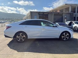 
										2023 Hyundai Elantra SEL full									