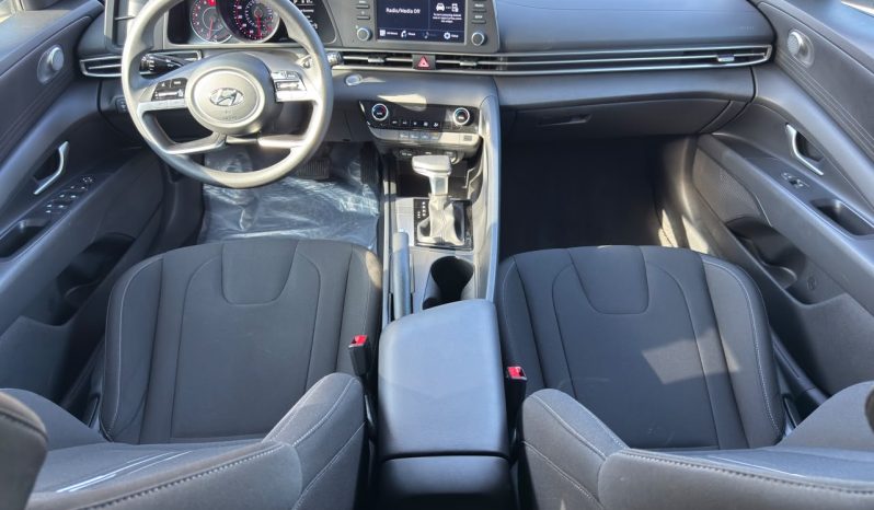 
								2023 Hyundai Elantra SEL full									