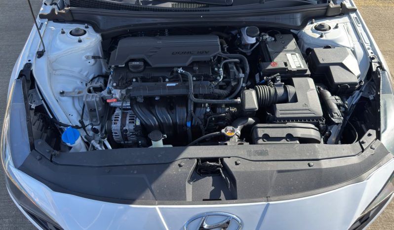 
								2023 Hyundai Elantra SEL full									